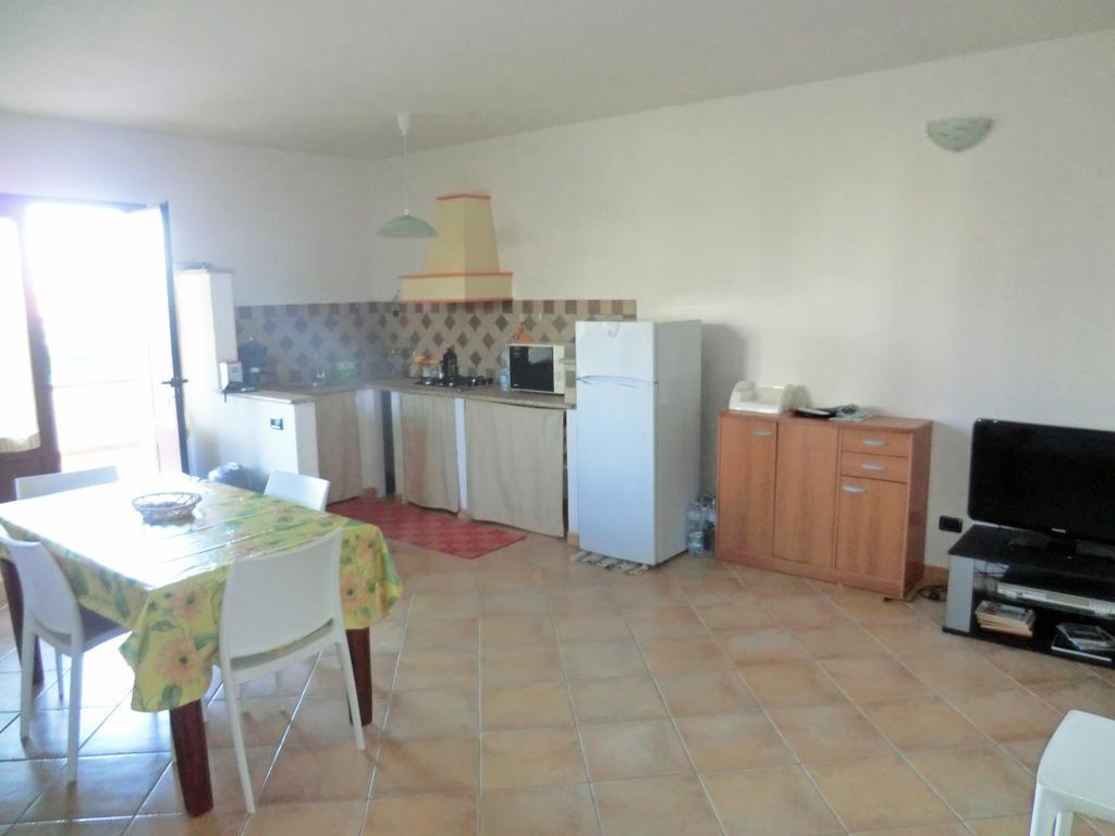 Appartamenti Torre Di Bari 바리사르도 외부 사진
